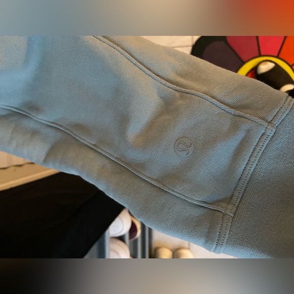 Men’s Lululemon sweater - Picture 3 of 3